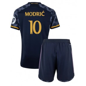 Real Madrid Luka Modric #10 Bortaställ Barn 2023-24 Kortärmad (+ Korta byxor)